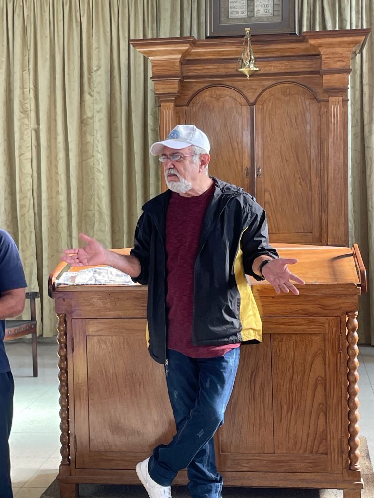 Synagogue visit 3b
